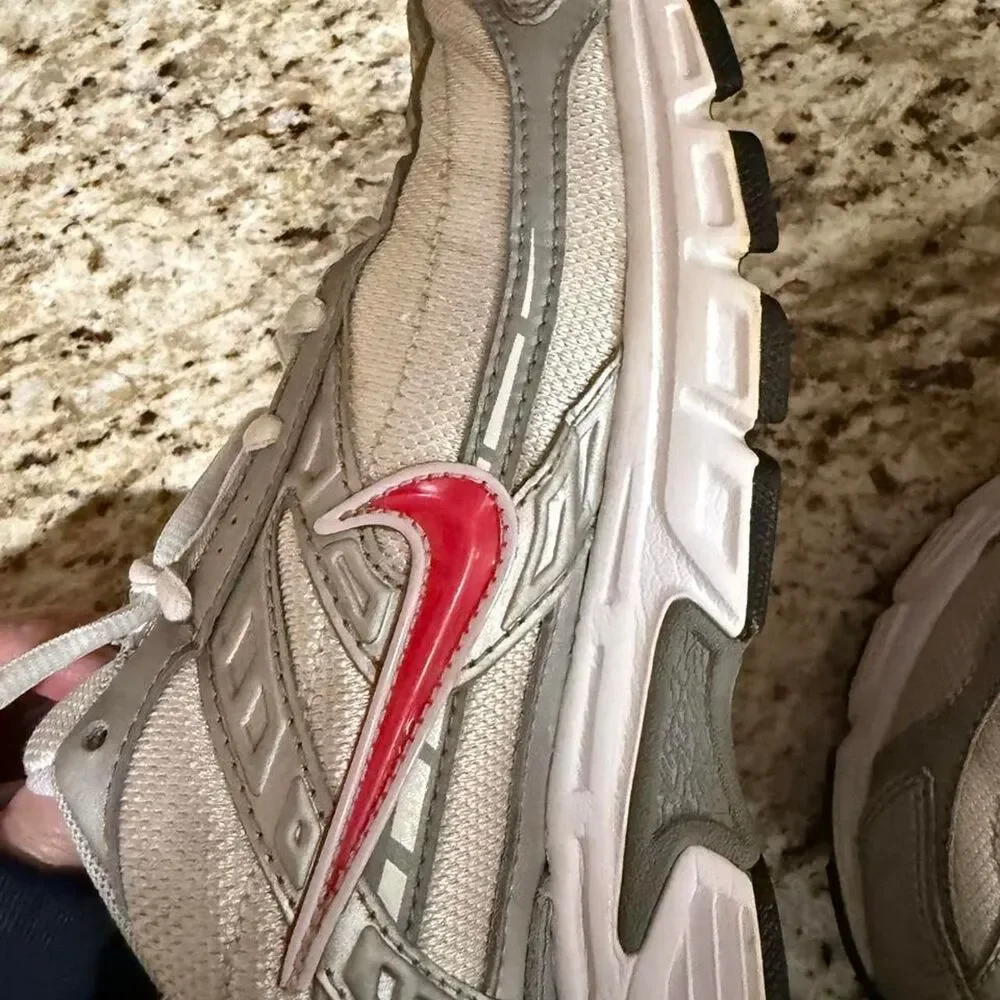 Nike Women's Initiator Sneakers 8.5